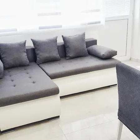 Apartment Srima *